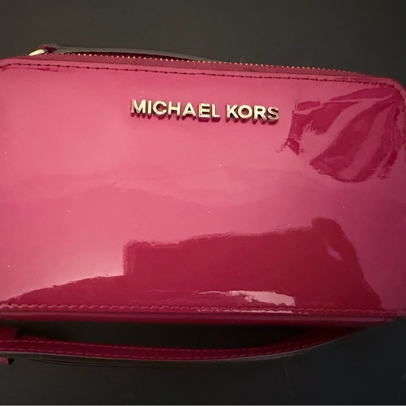 Michael Kors Crossbody Wallet Patent Leather Red 7x4x1.5 Inches Double Zipper - Picture 2 of 9
